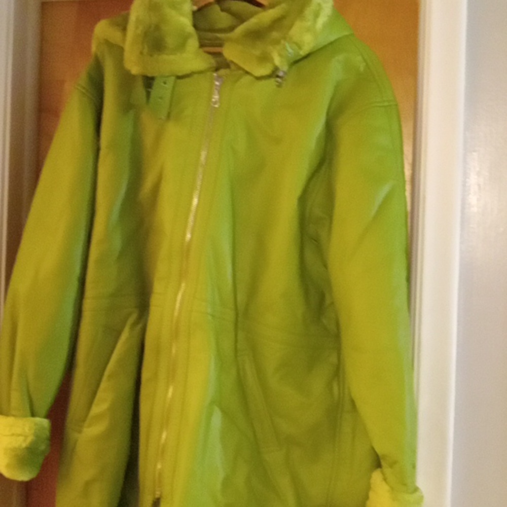 Coach - Picture 2 of 4